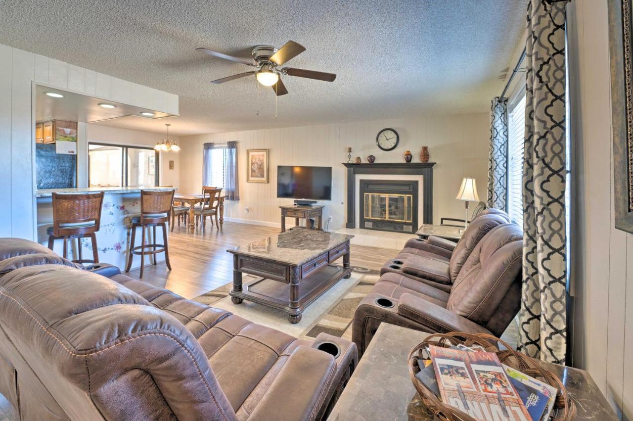 Lake Havasu Home With Pool - 2 Miles To Waterfront! مدينة ليك هافاسو المظهر الخارجي الصورة