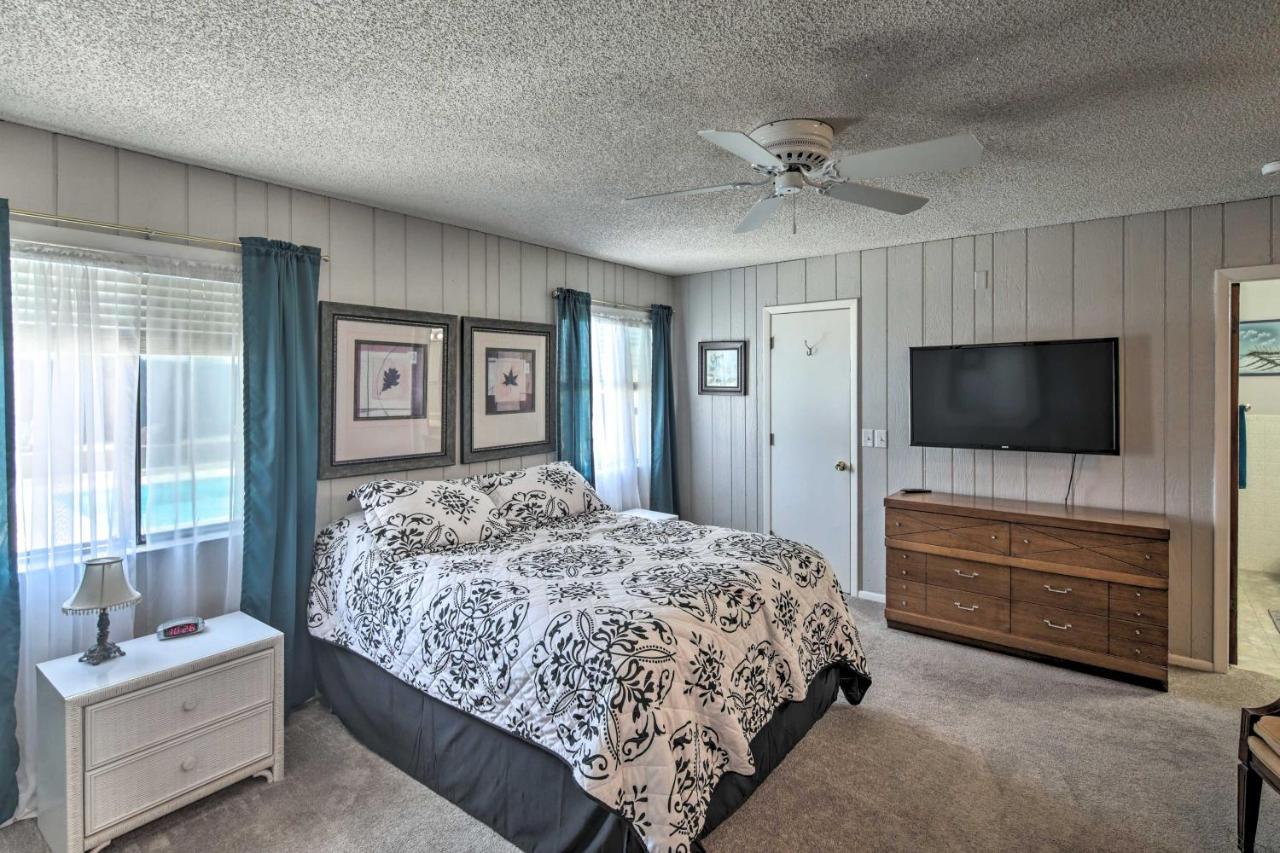 Lake Havasu Home With Pool - 2 Miles To Waterfront! مدينة ليك هافاسو المظهر الخارجي الصورة